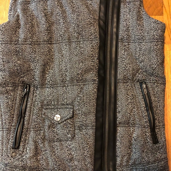 Houndstooth and Leather Puffy Vest XS Never Worn - Picture 3 of 6
